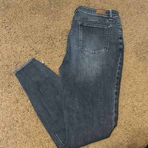 Judy Blue Skinny Fit Jeans. Size 15/32
